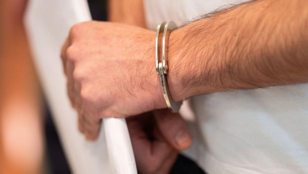 Der 44-Jährige wurde am Aachener Gericht zu lebenslanger Haft verurteilt (Symbolbild)