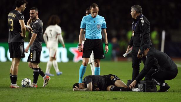 Schiedsrichter Gishamer bei seiner Premiere in der Champions League.