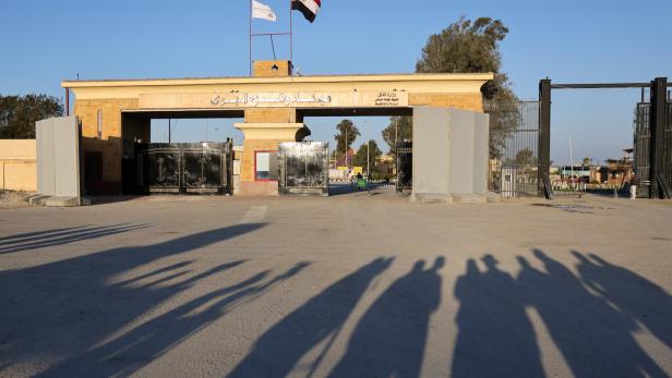Rafah border crossing reopens, in Egypt