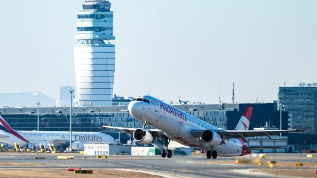 ++ THEMENBILD ++ FLUGHAFEN / REISEN / FLUGZEUG/TOURISMUS