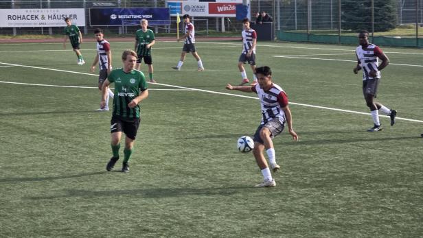 Eine Szene von Mauerwerk gegen Hellas Kagran.