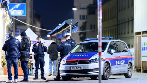 SCHUSSABGABE IN LOKAL IN WIEN OTTAKRING