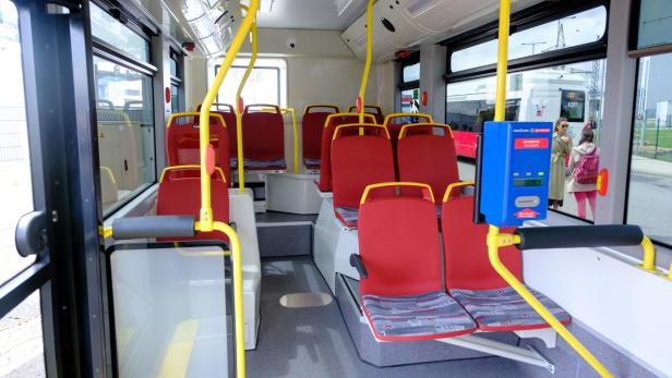 Innenaufnahme von einem Bus der Wiener Linien.