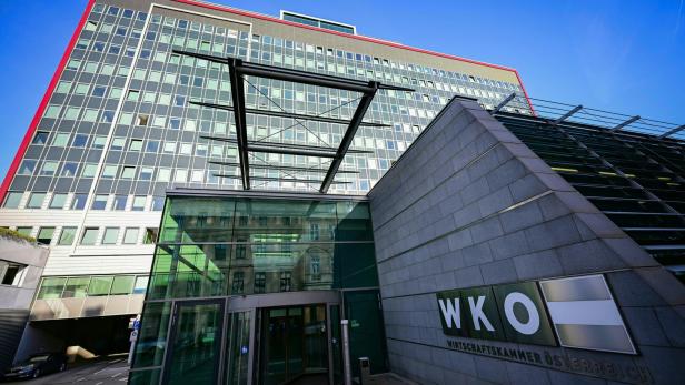 ++ THEMENBILD ++ WKÖ LENKT EIN: GEHALTSPLUS WIRD NACH KRITIK AUF 2,1 PROZENT HALBIERT