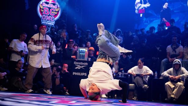 Tänzerin Jana Thaler beim Red Bull BC One World Final in Tokio