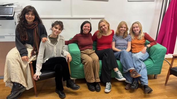 „Mutfluencerinnen“ unter sich: Julia Auly, Pauline Knibbe-Klimt, Projektkoordinatorin Julia Seewald, Amelie Riedl, Sophie Bastirsch und Sofia Kelm  (v.l.).  