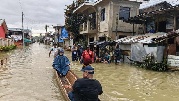 PHILIPPINES-WEATHER-TYPHOON