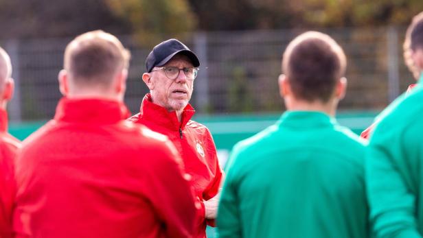 Trainer Peter Stöger will in der Länderspielpause bei Rapid umbauen