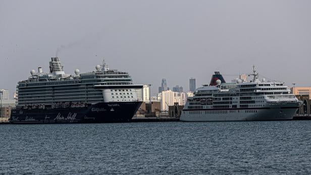 Cruise passenger ship Mein Schiff 6 anchors in Dubai as precautionary measure for COVID-19