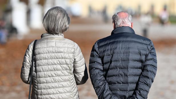 ++ THEMENBILD ++ GESELLSCHAFT / DEMOGRAFIE / BEVÖLKERUNG / BEVÖLKERUNGSWACHSTUM / BEVÖLKERUNGSENTWICKLUNG / PENSIONISTEN / PENSIONEN / RUHESTAND / PENSION