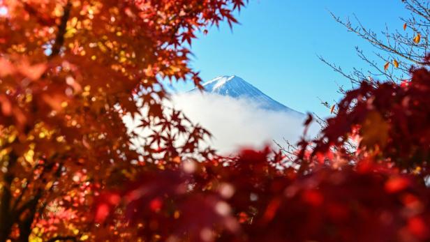 TOPSHOT-JAPAN-WEATHER-AUTUMN-FUJI