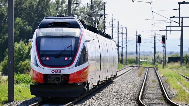 ++ THEMENBILD ++ ÖBB / BAHN / ZUG / EISENBAHN / VERKEHR / ÖFFENTLICHE VERKEHRSMITTEL