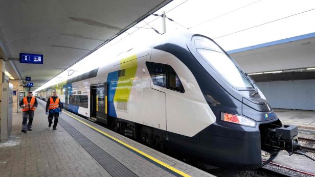 AUSTRIA-EU-CHINA-TRAINS-TRANSPORT-WESTBAHN-CRRC