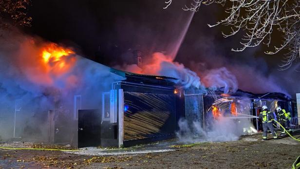 Diskothek in Wien durch Brand teilweise eingestürzt