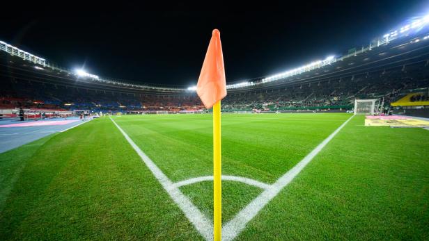 zu sehen ist eine Cornerfahne im Wiener Ernst-Happel-Stadion