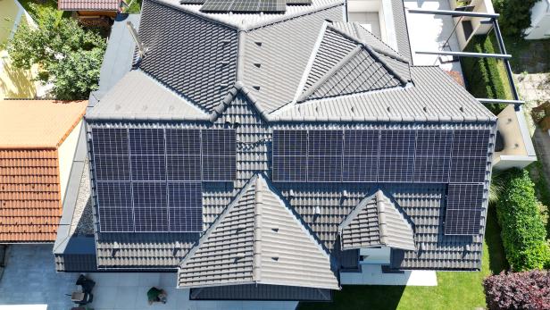 ROWA Sonnenenergie GmbH zeigt seriöse Beratung und transparente Kosten für Photovoltaik-Anlagen in Wien.