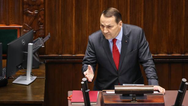 Polish Foreign Minister Sikorski delivers address to the Sejm