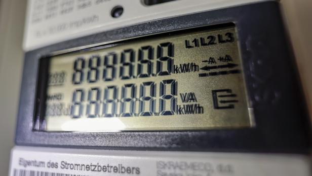 kWh-Ansicht auf einem digitalen Stromzähler, Smart Meter.