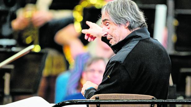 "Wie Clowns": Riccardo Muti kritisiert wild gestikulierende Dirigenten