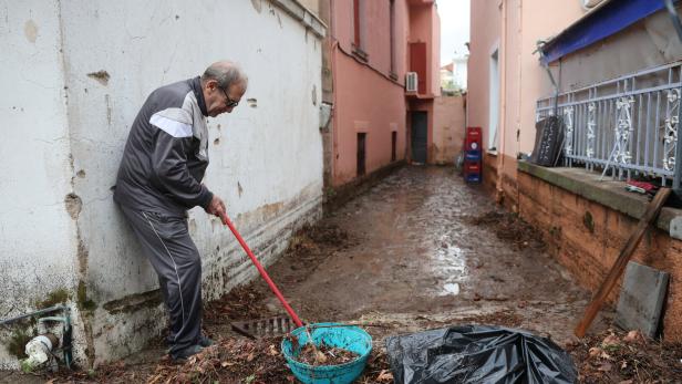 Record rain swells rivers, flooding Kalloni on Lesvos island