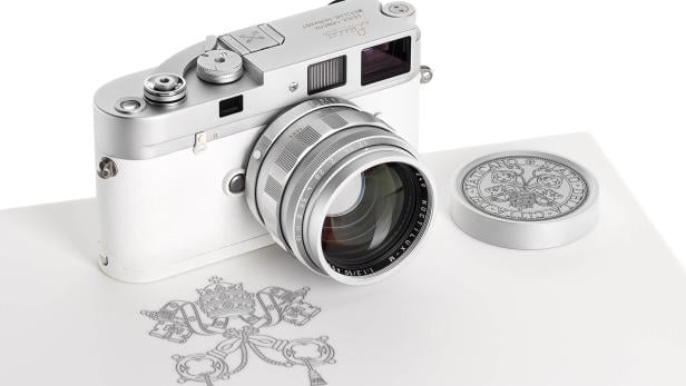 ++ HANDOUT ++ BENEFIZ-AUKTION: LEICA VON PAPST FRANZISKUS ERBRACHTE 6,5 MIO. EURO