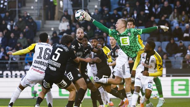 Hochbetrieb im Sturm-Strafraum: LASK siegt erneut