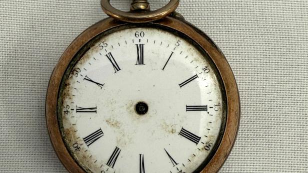 BRITAIN-AUCTION-TITANIC-ACCIDENT