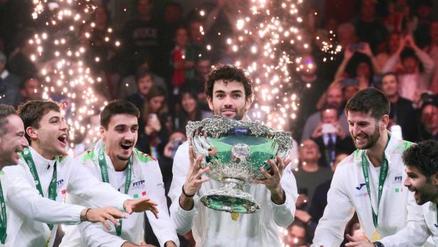 Davis Cup: Italien schafft auch ohne Sinner den Hattrick