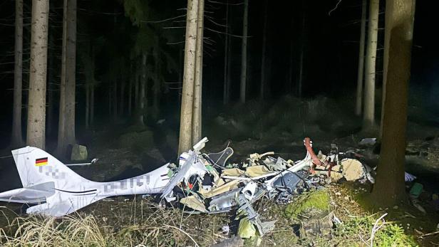 Trümmer eines Flugzeuges