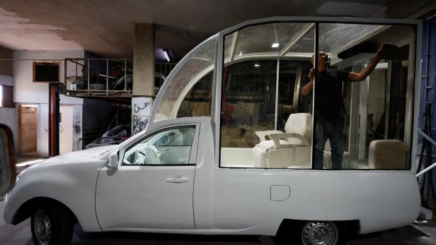 Pope Francis's popemobile set to become health clinic for Gaza children