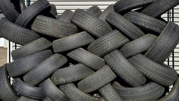 ++ THEMENBILD ++ AUTO / VERKEHR / SICHERHEIT / AUTOREIFEN / WINTER