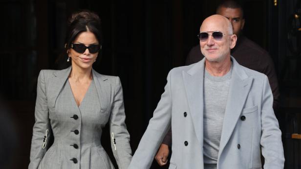 Perfekter Partnerlook auf der Fashion Week in Paris. Lauren in Vintage Galliano für Dior aus dem Jahr 1995. 