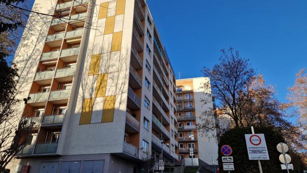 Mehrere Hochhäuser von außen