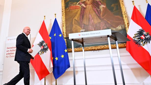 PK "WEITERE UMSETZUNGSSCHRITTE DER BUNDESREGIERUNG": BUNDESKANZLER STOCKER (ÖVP)