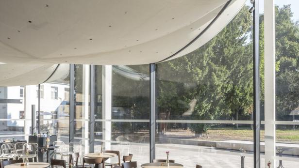 Domcenter in Linz: Blick aus dem neuen Pavillon, der an der Ostseite des Bauwerks entstanden ist. 