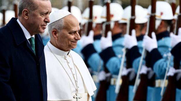 Pope Leo XIV visits Turkey