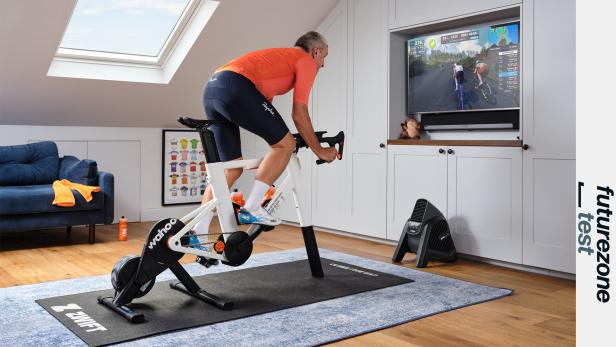 Mann auf Zwift Ride