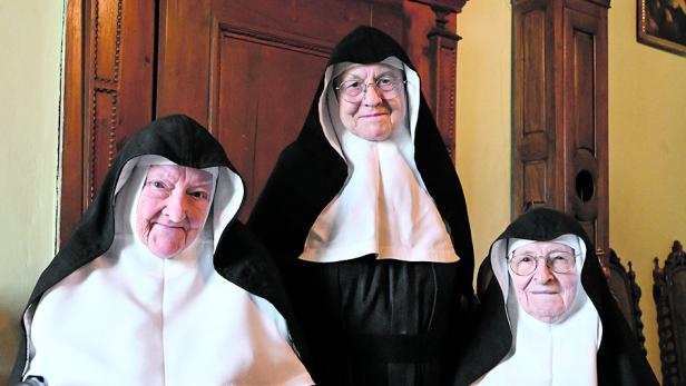 Drei Nonnen aus Goldenstein. 