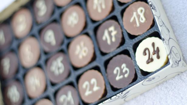 sweet milk and dark chocolate bonbons