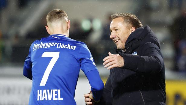 Fast schon Gewohnheit: Manfred Schmid (mit Stürmerperle Havel) darf mit Hartberg seit 2024 oftmals jubeln.