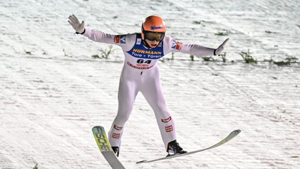 Jan Hörl kam im ersten Springen in Ruka nicht in den zweiten Durchgang