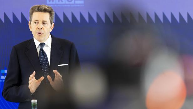 Harald Mahrer  legt sein Amt als OeNB-Präsident zurück, wenig später alle Ämter