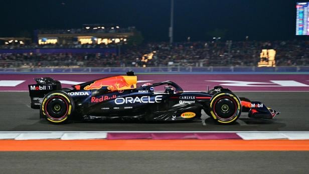 Max Verstappen fährt beim Grand Prix in Katar in seinem Red Bull.