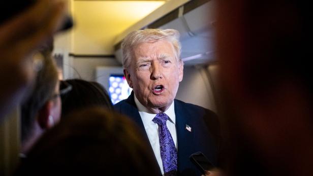 US-PRESIDENT-TRUMP-RETURNS-TO-D.C.-AFTER-SPENDING-THANKSGIVING-W