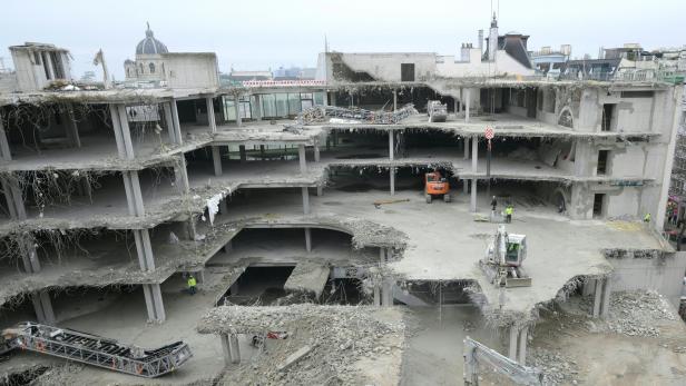 ++ THEMENBILD ++ ABRISS DES ROHBAUS DES EINSTIGEN SIGNA-KAUFHAUSPROJEKTS "LAMARR"