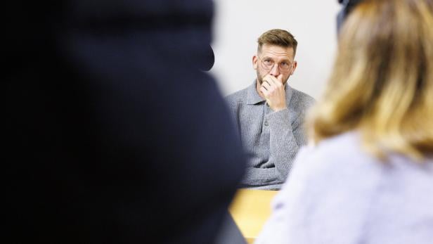 SCHADENERSATZPROZESS NACH GEWALTTÄTIGEM ANGRIFF AUF EGEMALIGEN RAPID-FUSSBALLSPIELER BURGSTALLER: BURGSTALLER