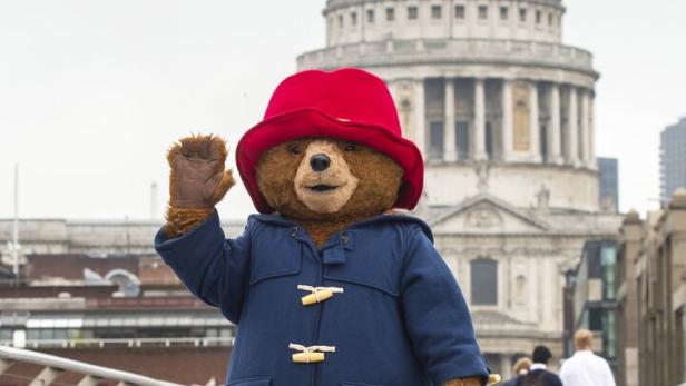 Paddington Bear presents latest children's book Paddington at St Paul's