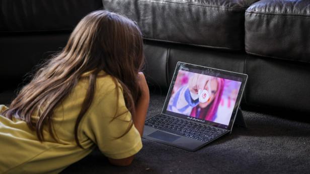 FILES-AUSTRALIA-INTERNET-CHILDREN-SOCIAL MEDIA