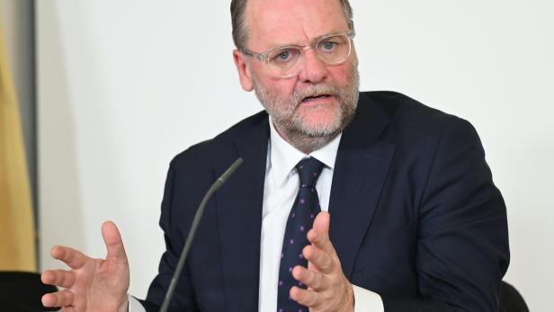 MINISTERRAT: SCHELLHORN (NEOS)