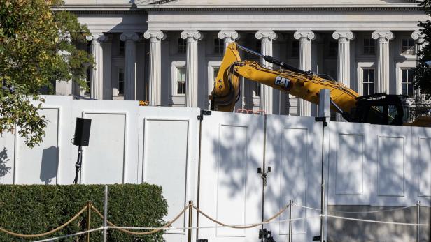 East Wing of White House demolition to build Trump ballroom